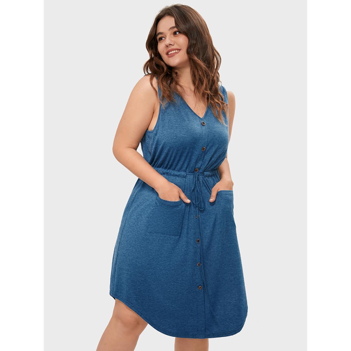 Plus Size Solid Fake Buttons Drawstring Waist Patched Pocket Knee Dress DarkBlue Women Casual Drawstring V-neck Short sleeve Curvy Knee Dress BloomChic 26/4X Product Image