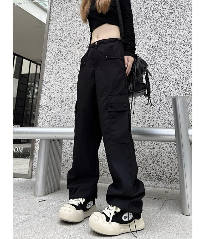 Low Waist Plain Loose Fit Cargo Pants Product Image
