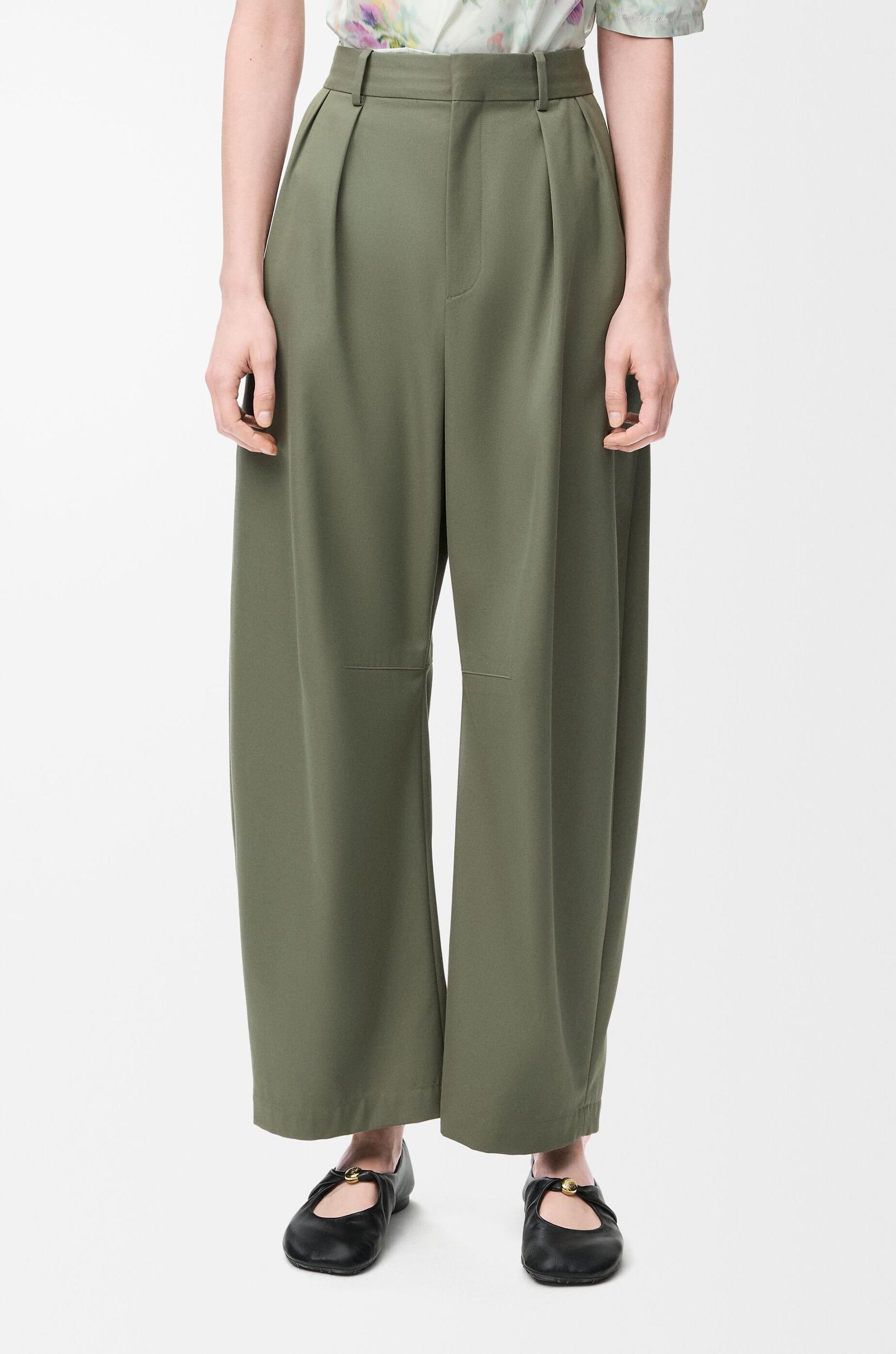 Barrel trousers in cotton and silk Product Image