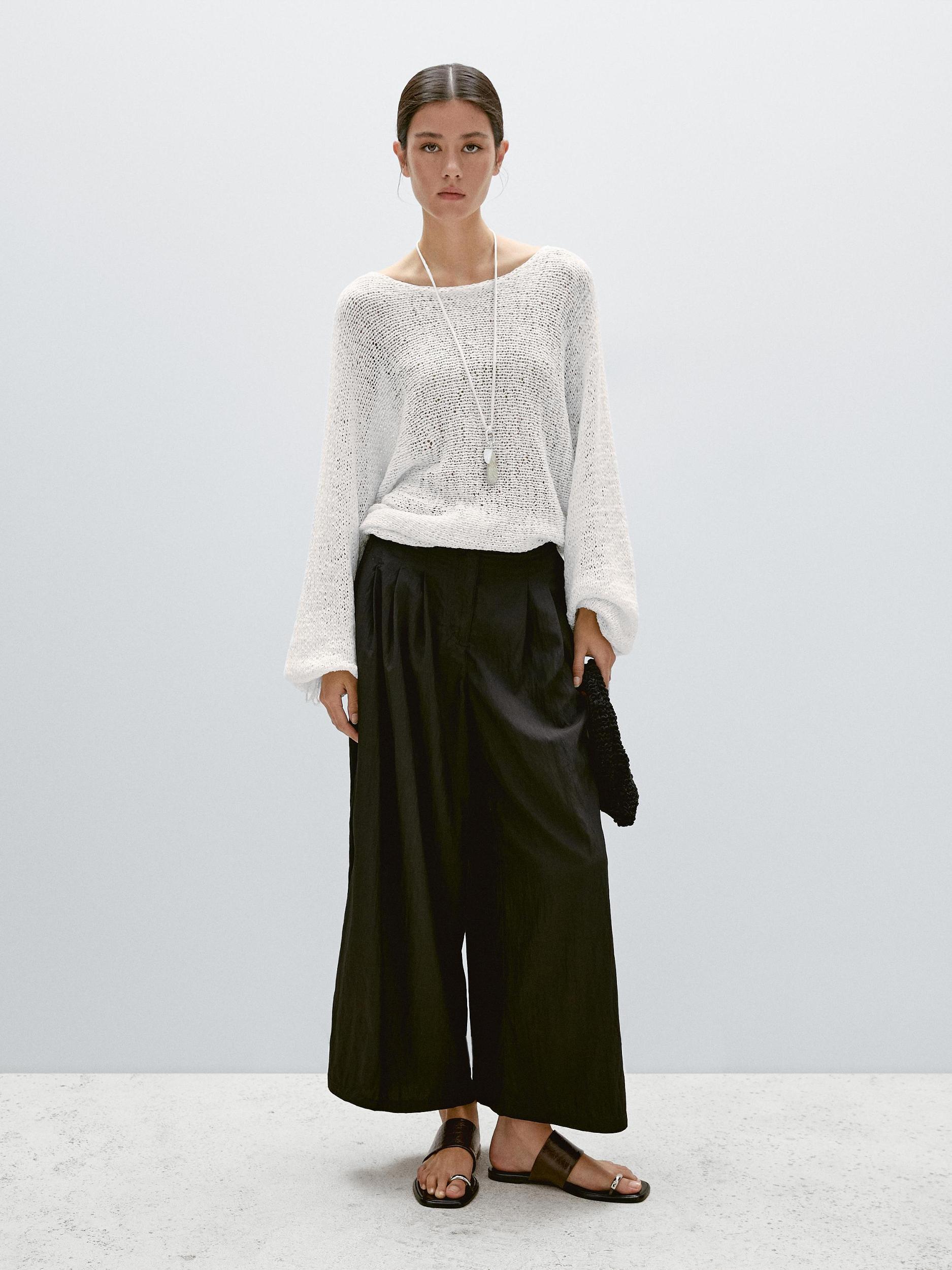 Balloon sleeve sweater with bows Product Image