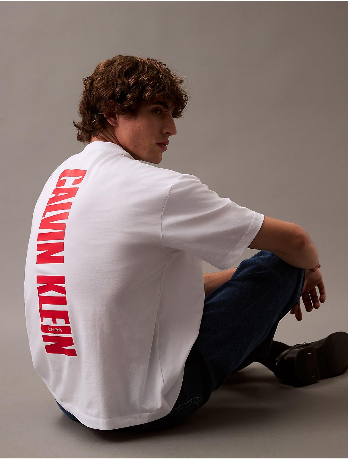 Calvin Klein Mens Vertical Logo Graphic Classic T-Shirt - Red - M Product Image