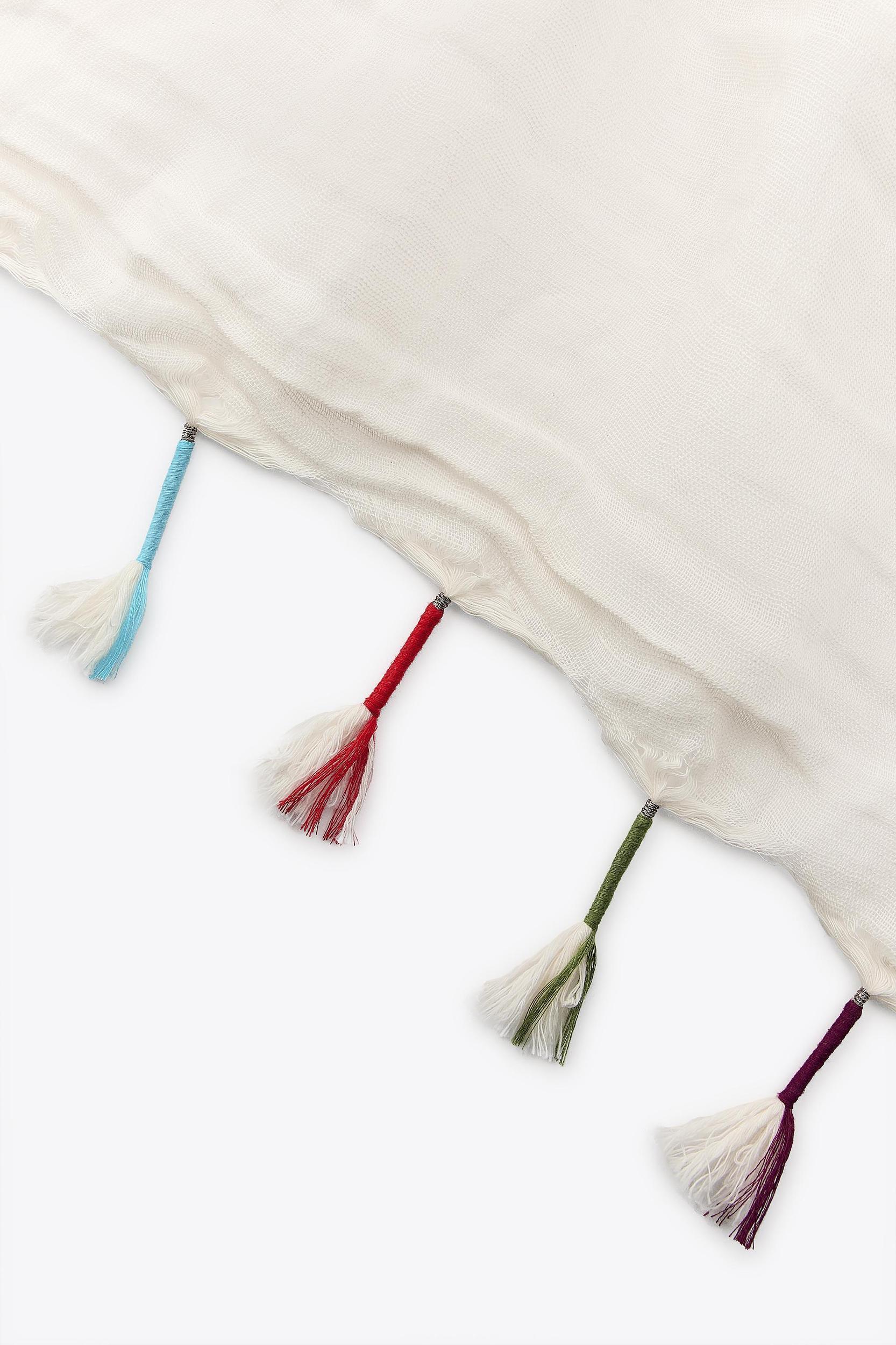 LINEN SCARF WITH POMPOMS Product Image
