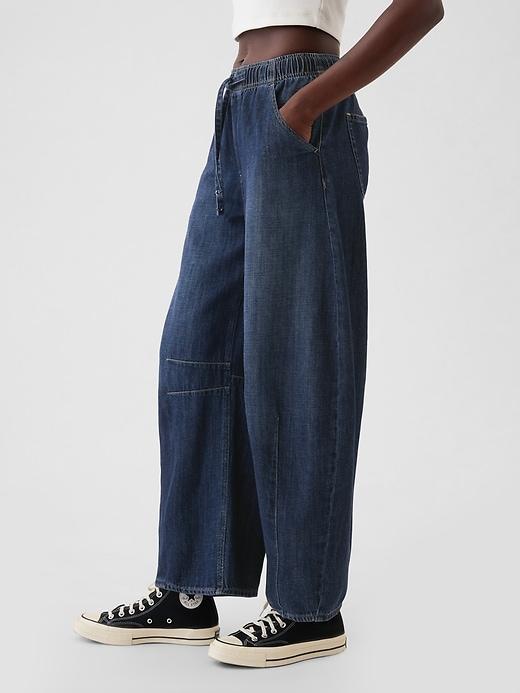 Mid Rise Easy Horseshoe Jeans Product Image
