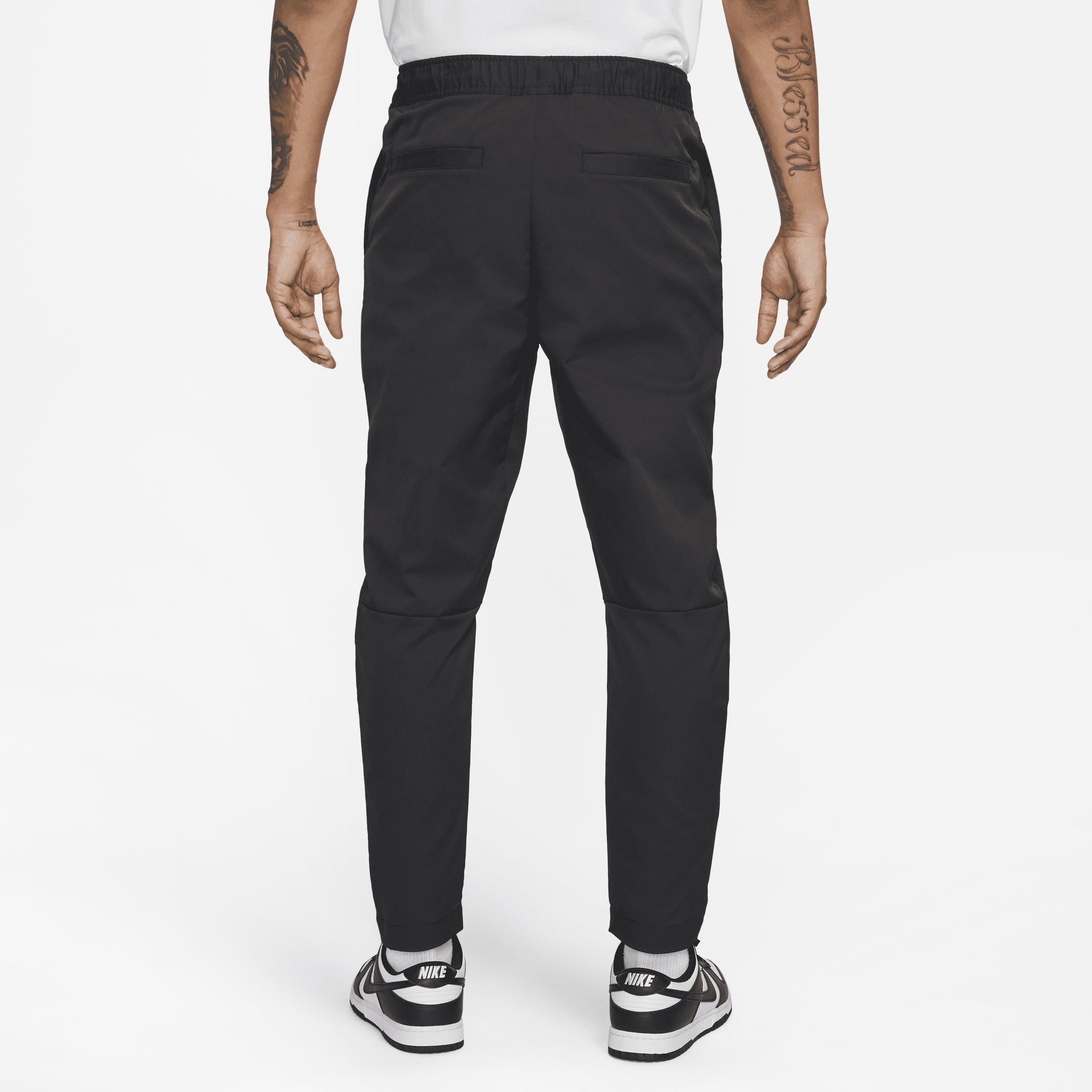 Nike Club Men's Woven Tapered Leg Pants Product Image