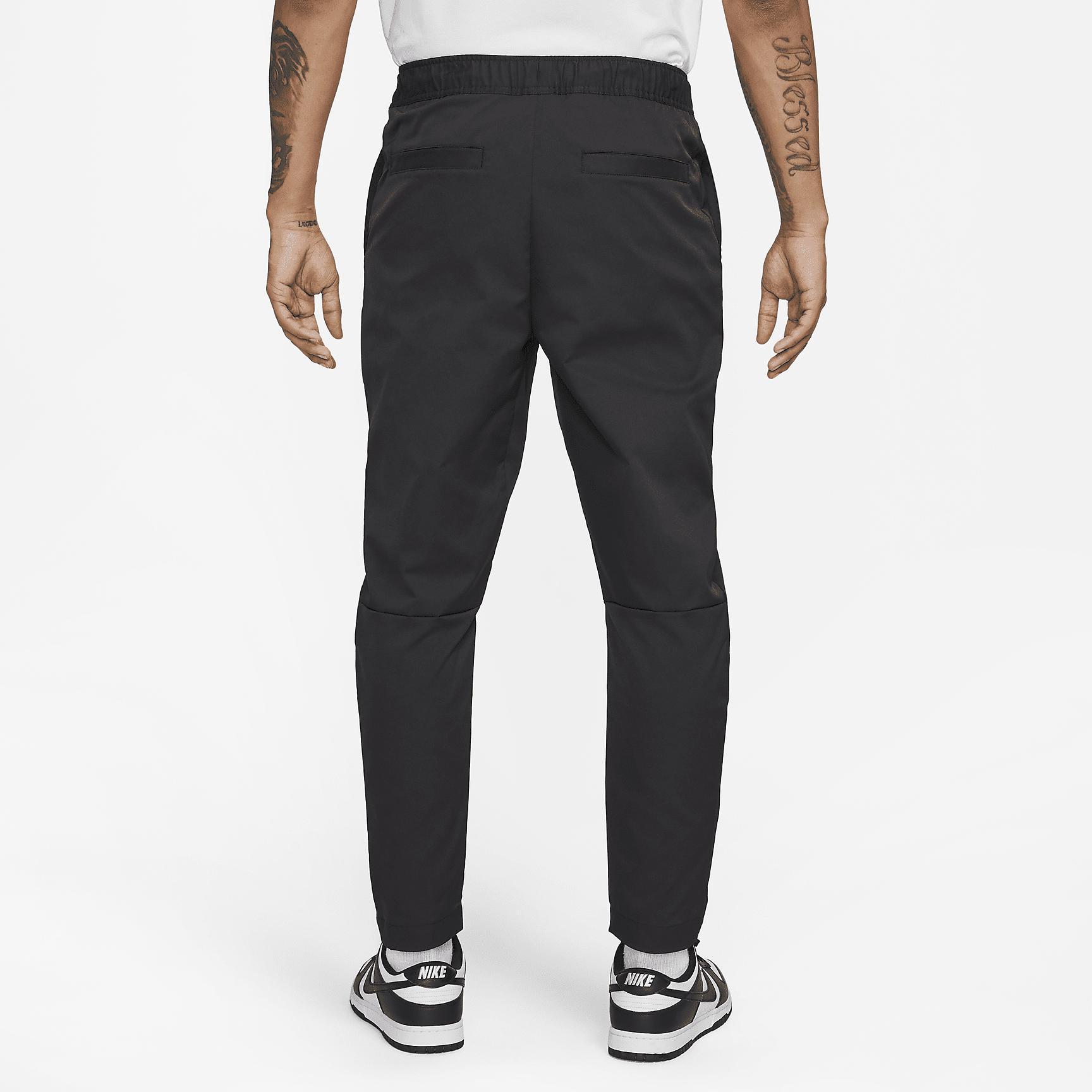 Nike Club Men's Woven Tapered Leg Pants Product Image
