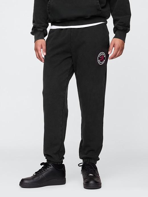 NBA Toronto Raptors Logo Heavyweight Joggers Product Image