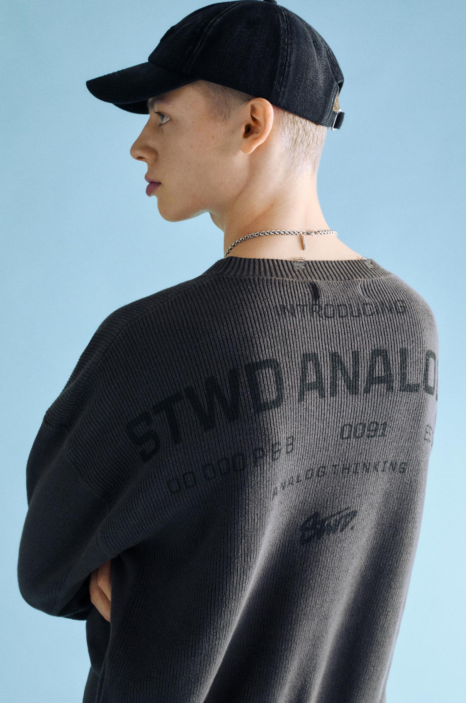 Ripped STWD sweater Product Image