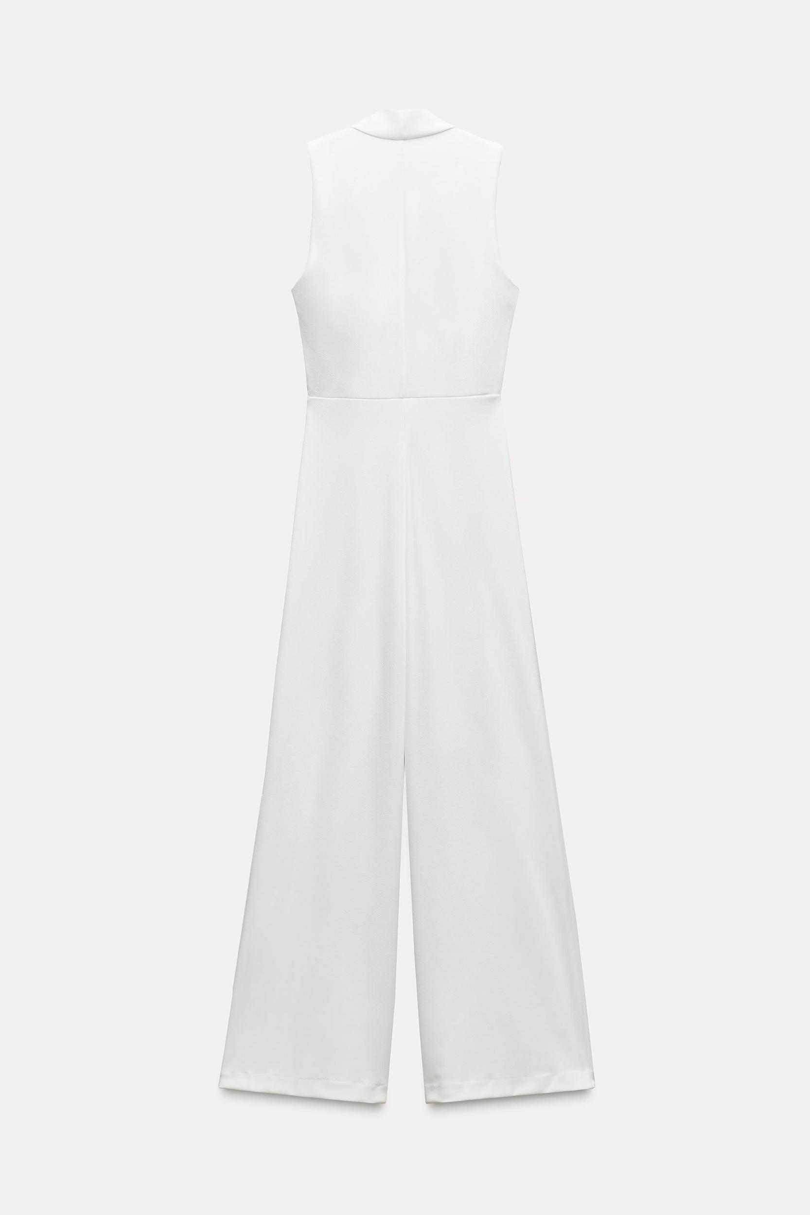 FLOWY NECKLINE CREPE JUMPSUIT Product Image
