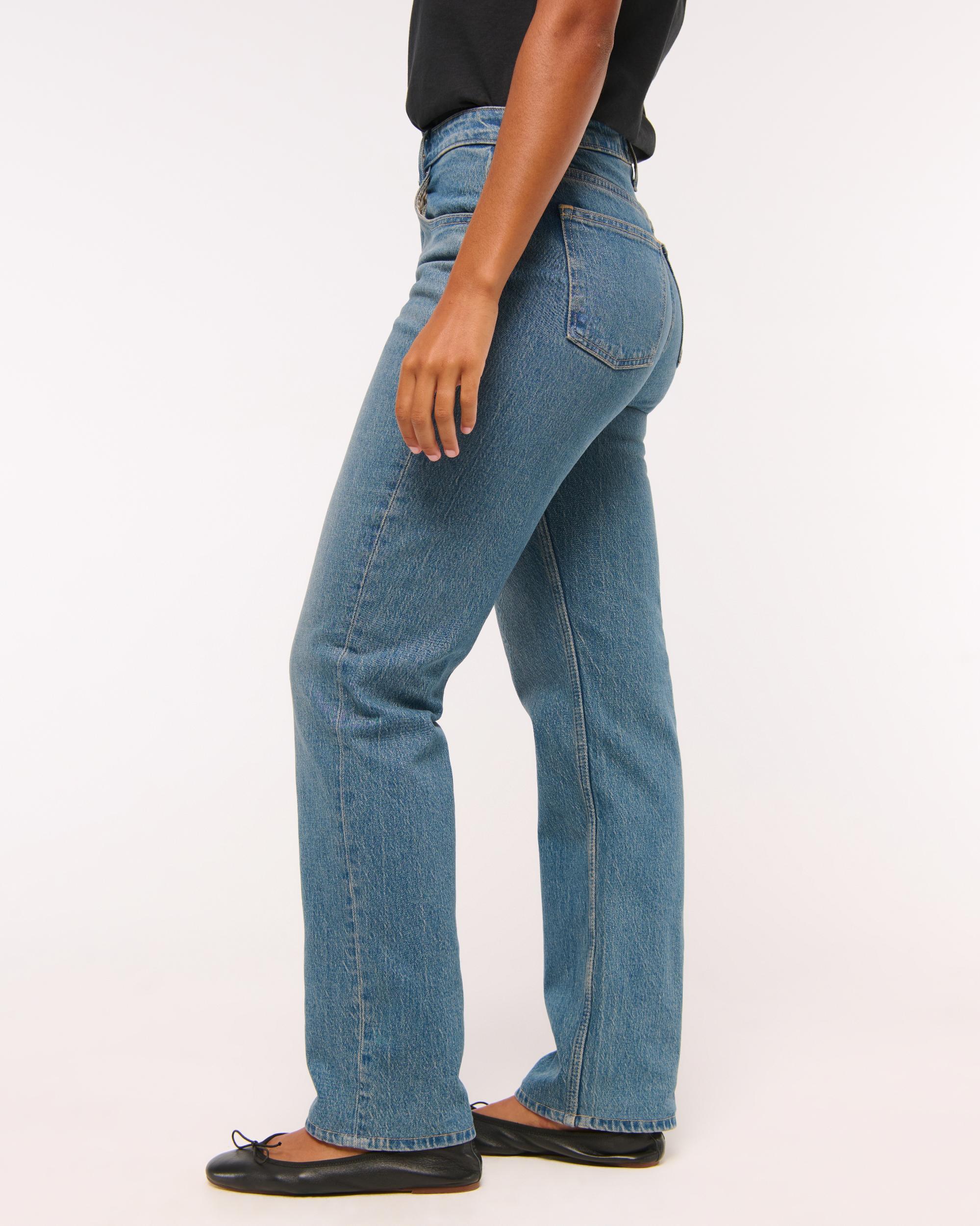 Curve Love Mid Rise 90s Straight Jean Product Image