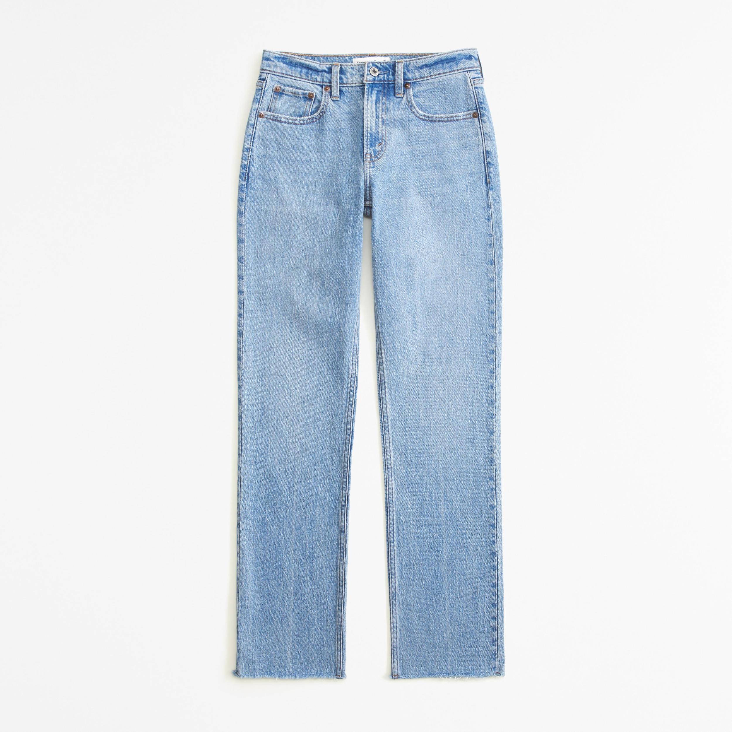 Curve Love Mid Rise 90s Straight Jean Product Image