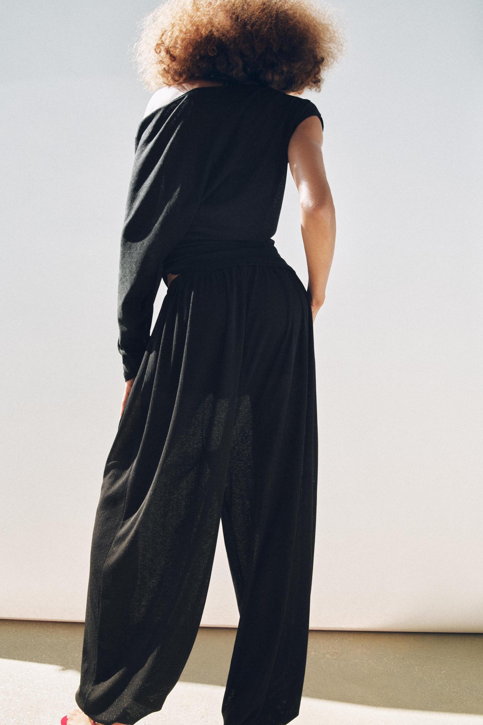 FLOWY ASYMMETRIC TOP Product Image