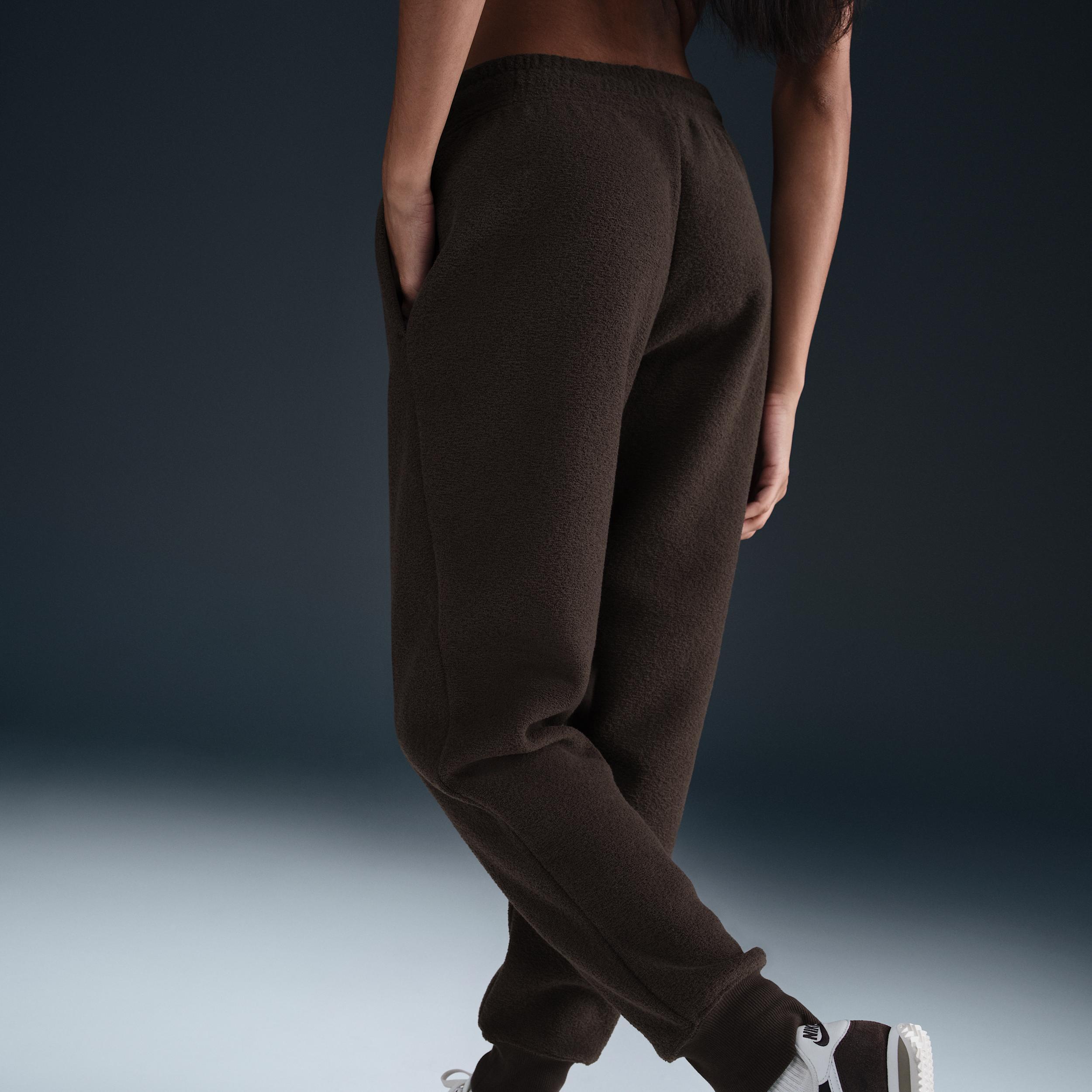 Women's Nike Sportswear Phoenix Plush Mid-Rise Cozy Fleece Pants Product Image