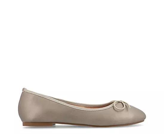 Journee Collection Womens Vika Flat Product Image