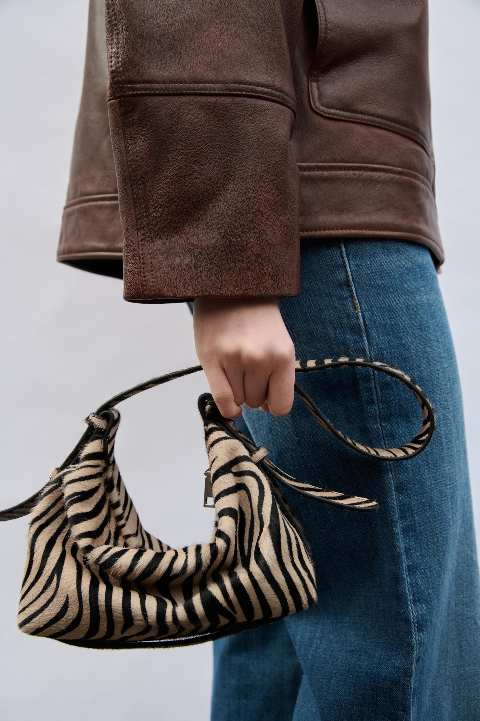 ANIMAL PRINT LEATHER AND HAIR SHOULDER BAG Product Image