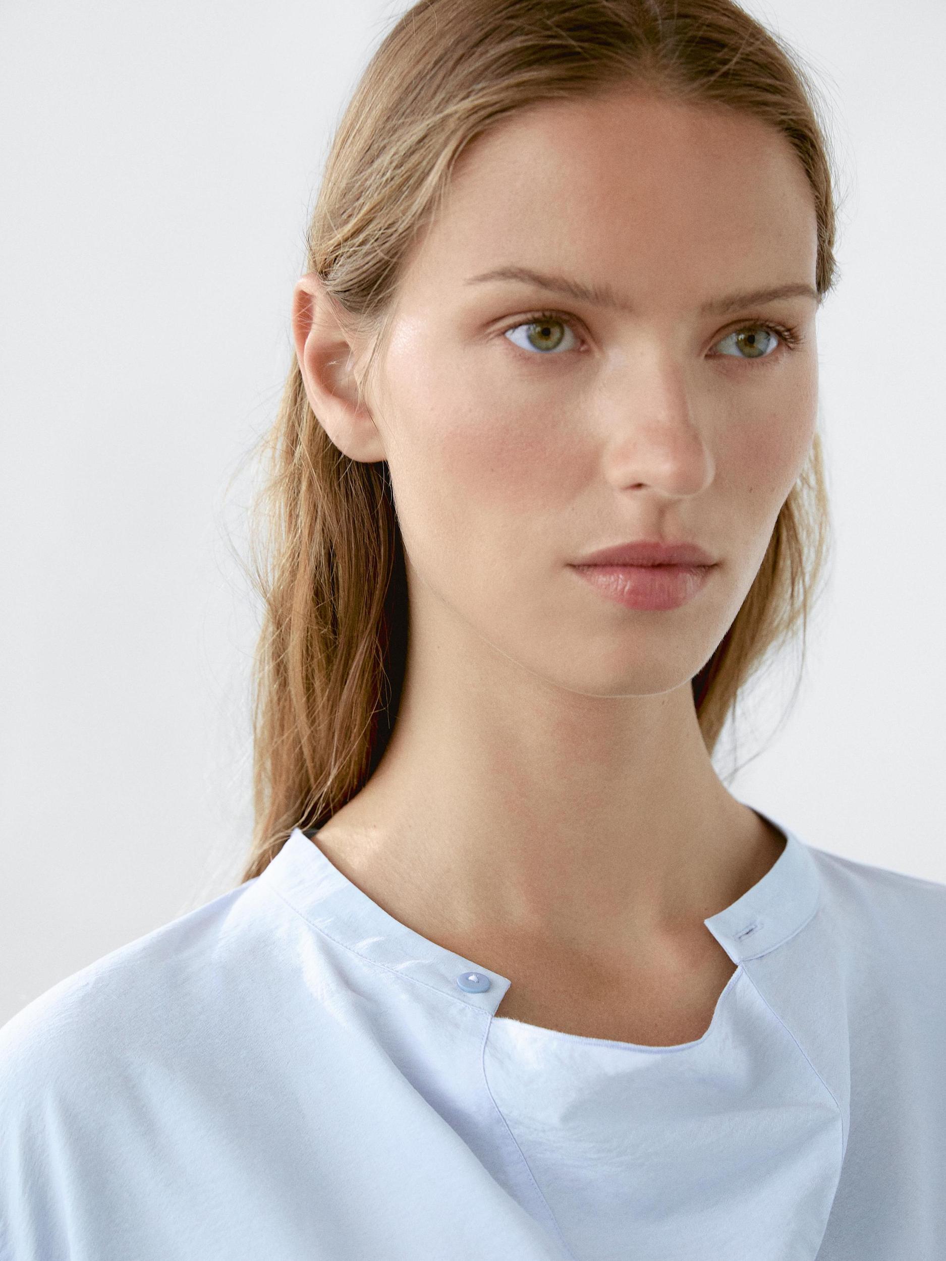 Long sleeve blouse with collar detail Product Image