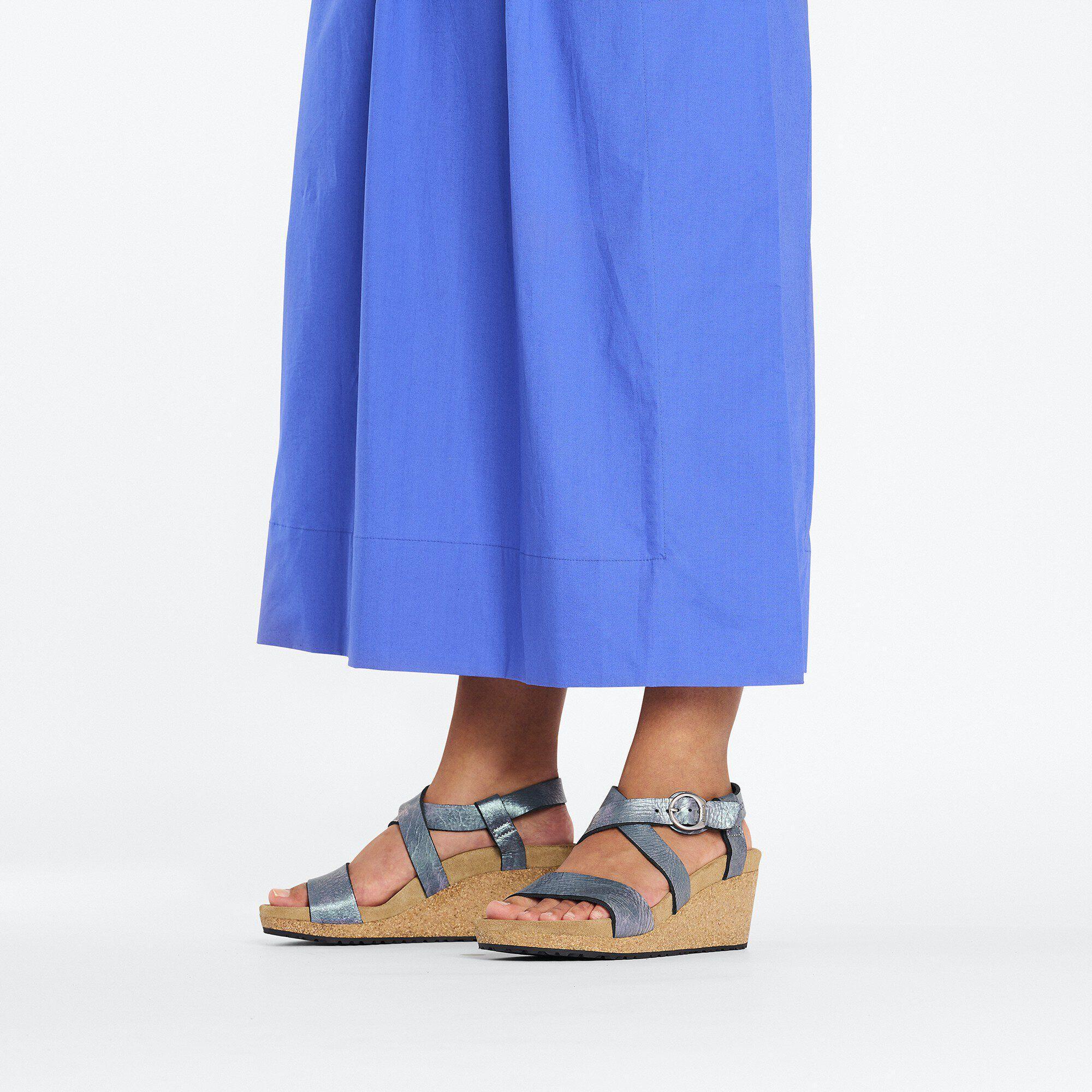 Sibyl Ring-Buckle Nubuk Leather Product Image