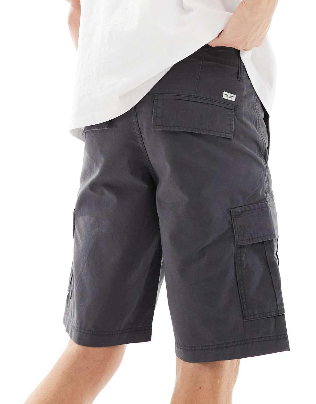 Jack & Jones cargo shorts in dark gray Product Image