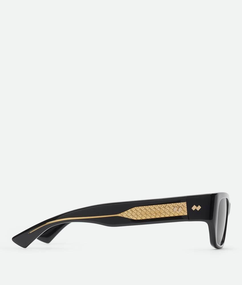 Intrecciato Square Sunglasses in Black/grey Product Image