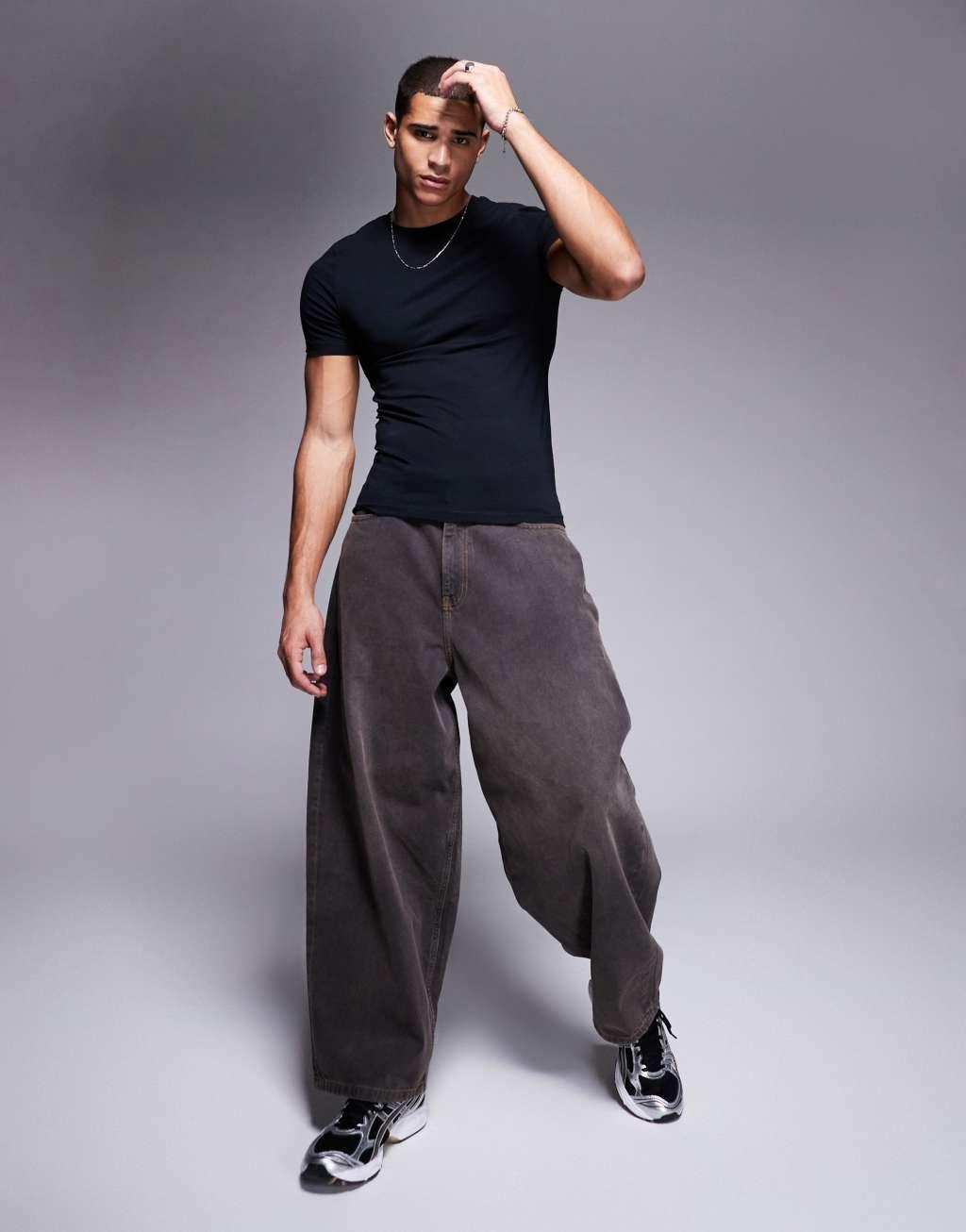 ASOS DESIGN essential muscle fit t-shirt in black Product Image