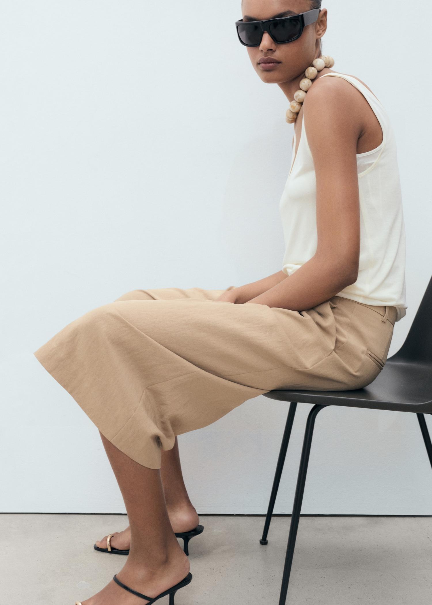 Lyocell pleated bermuda shorts - Women | MANGO USA Product Image