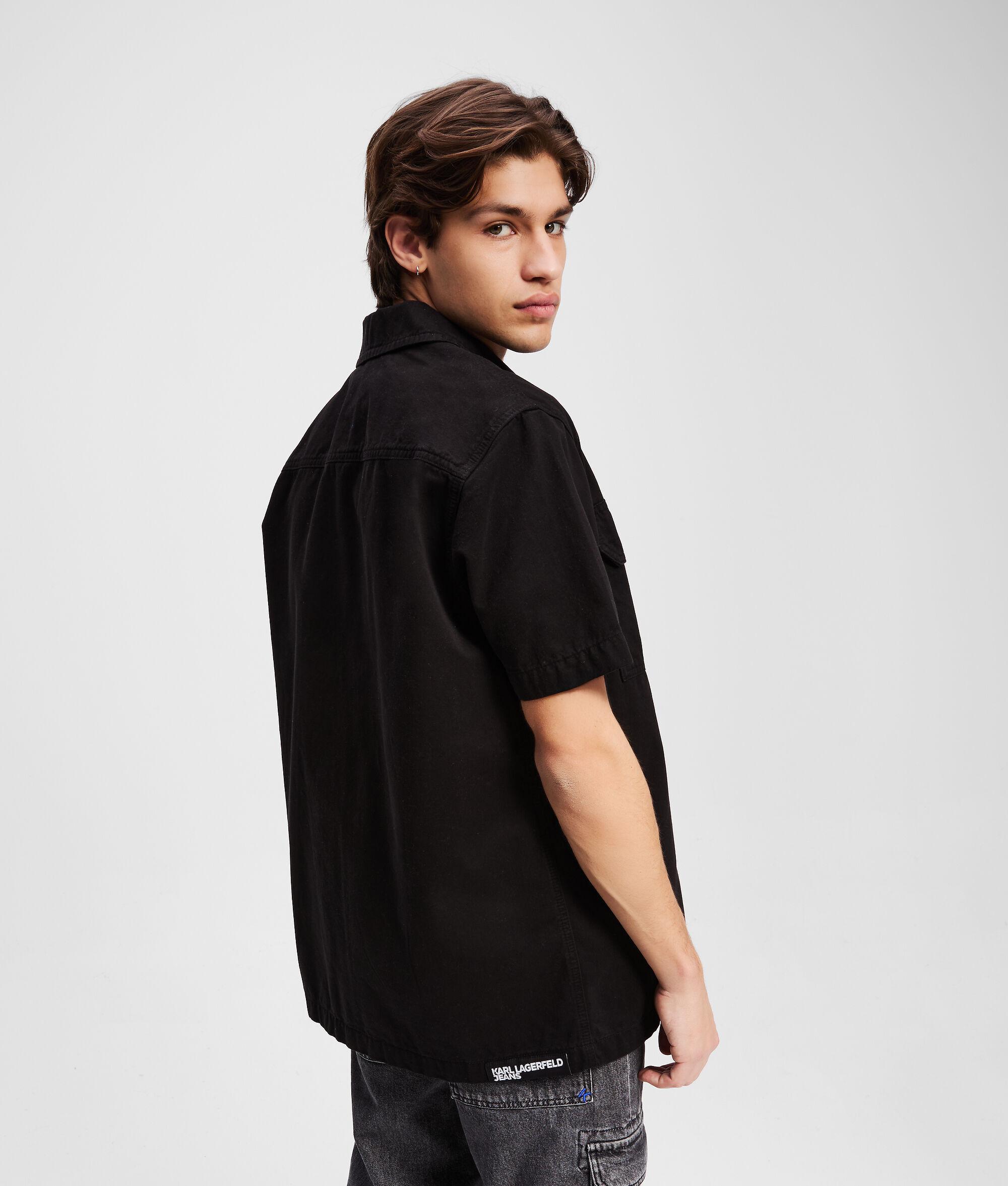 SHORT-SLEEVED BUTTON-UP SHIRT Product Image