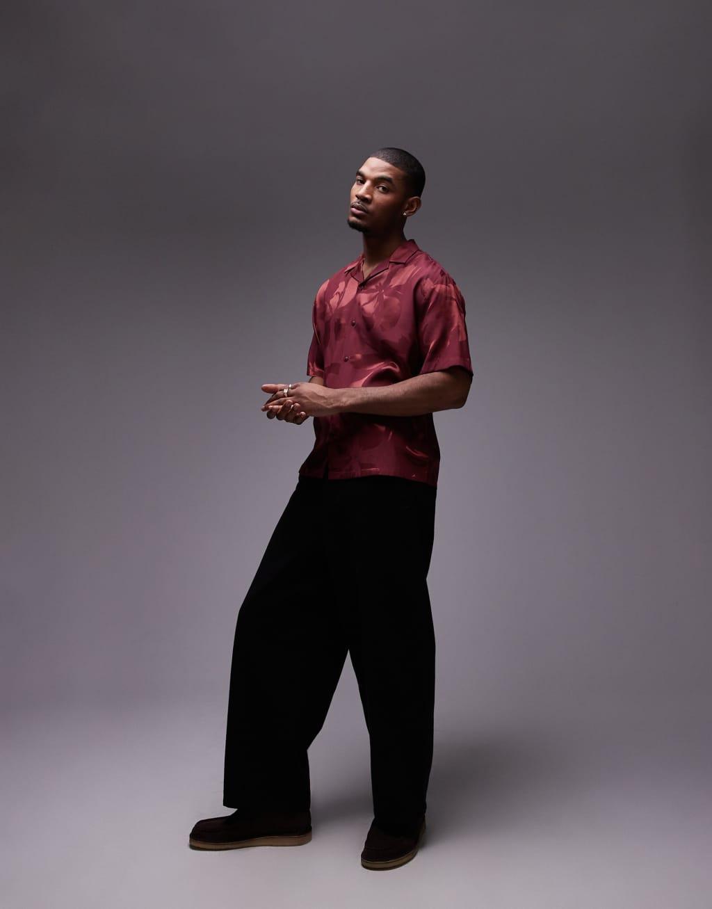 Topman short sleeve relaxed floral shirt in burgundy Product Image