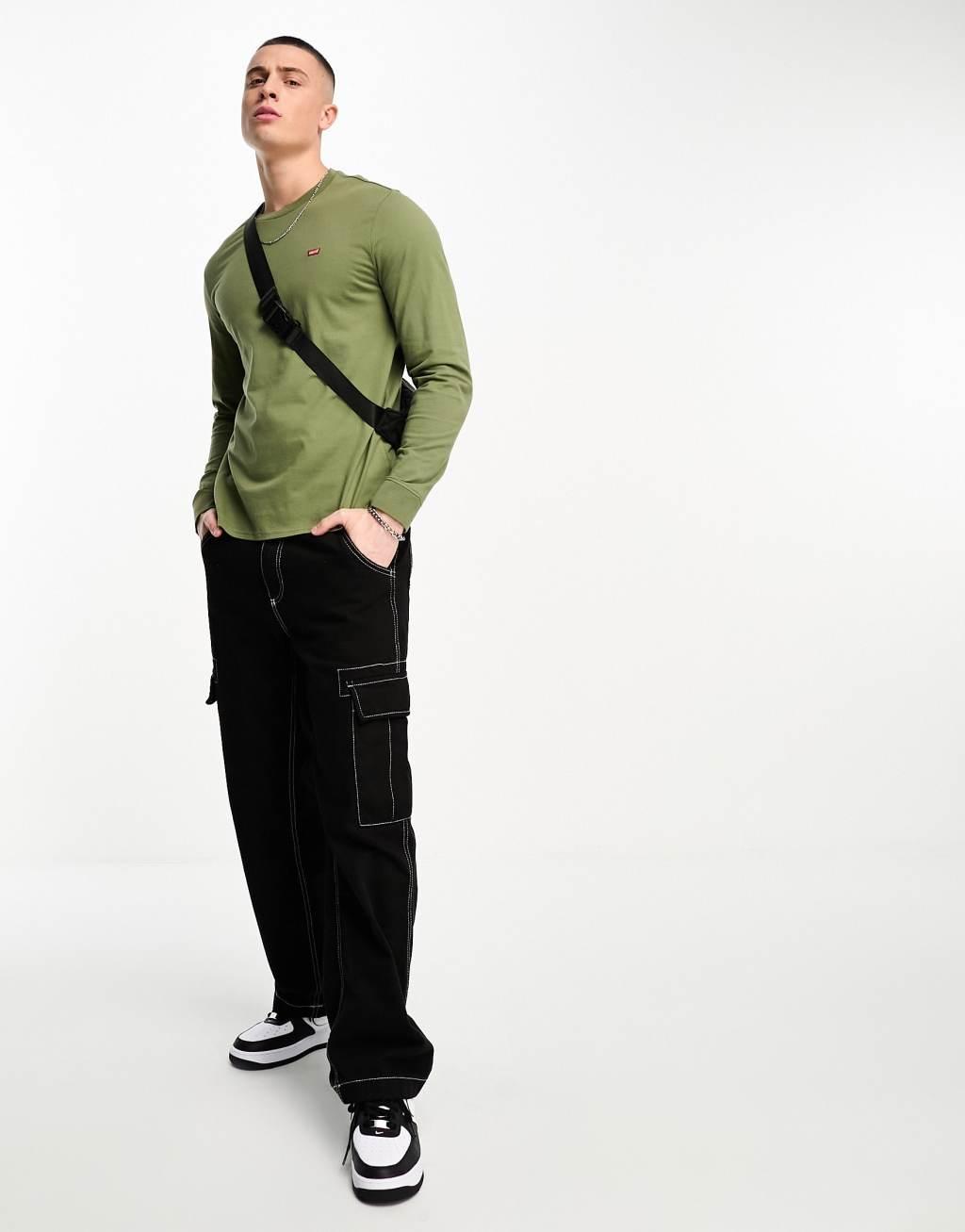 Levi's long sleeve T-shirt with small batwing logo in green Product Image