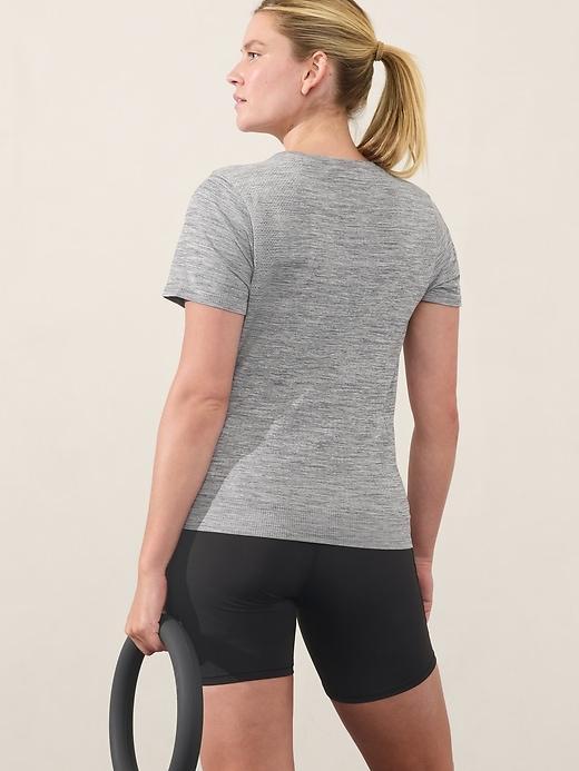 In Motion Seamless Heather Tee Product Image