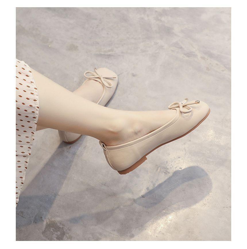 Genuine Leather Bow Flats Product Image