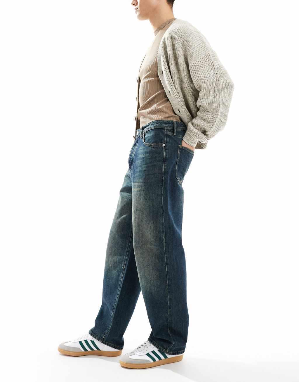 ONLY & SONS Fade loose fit jeans in mid blue with vintage brown cast Product Image