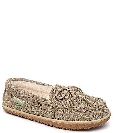 Minnetonka Eco Oak Women's Slippers Product Image