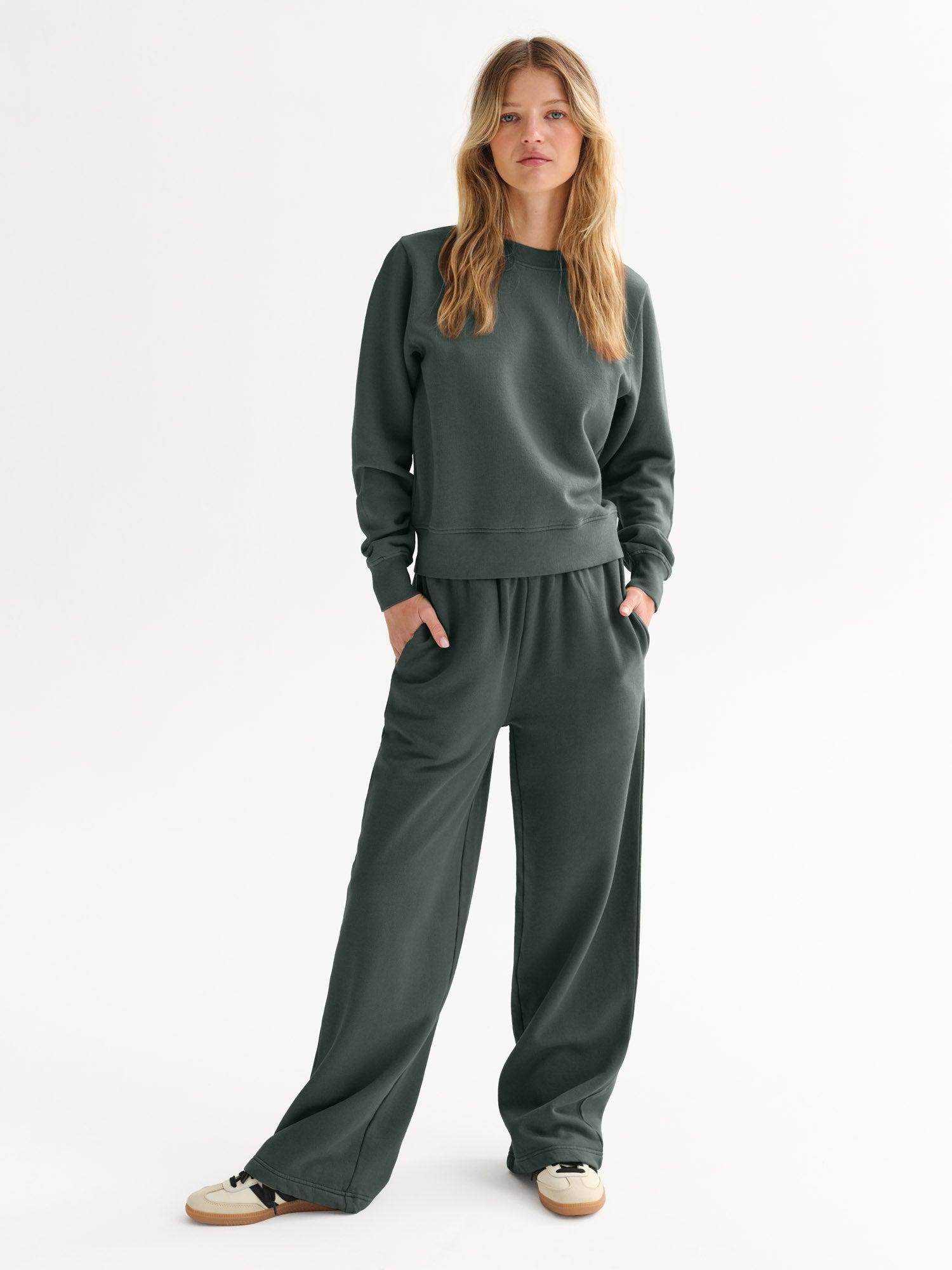 Organic Fleece Shrunken Crew Neck Sweatshirt Female Product Image