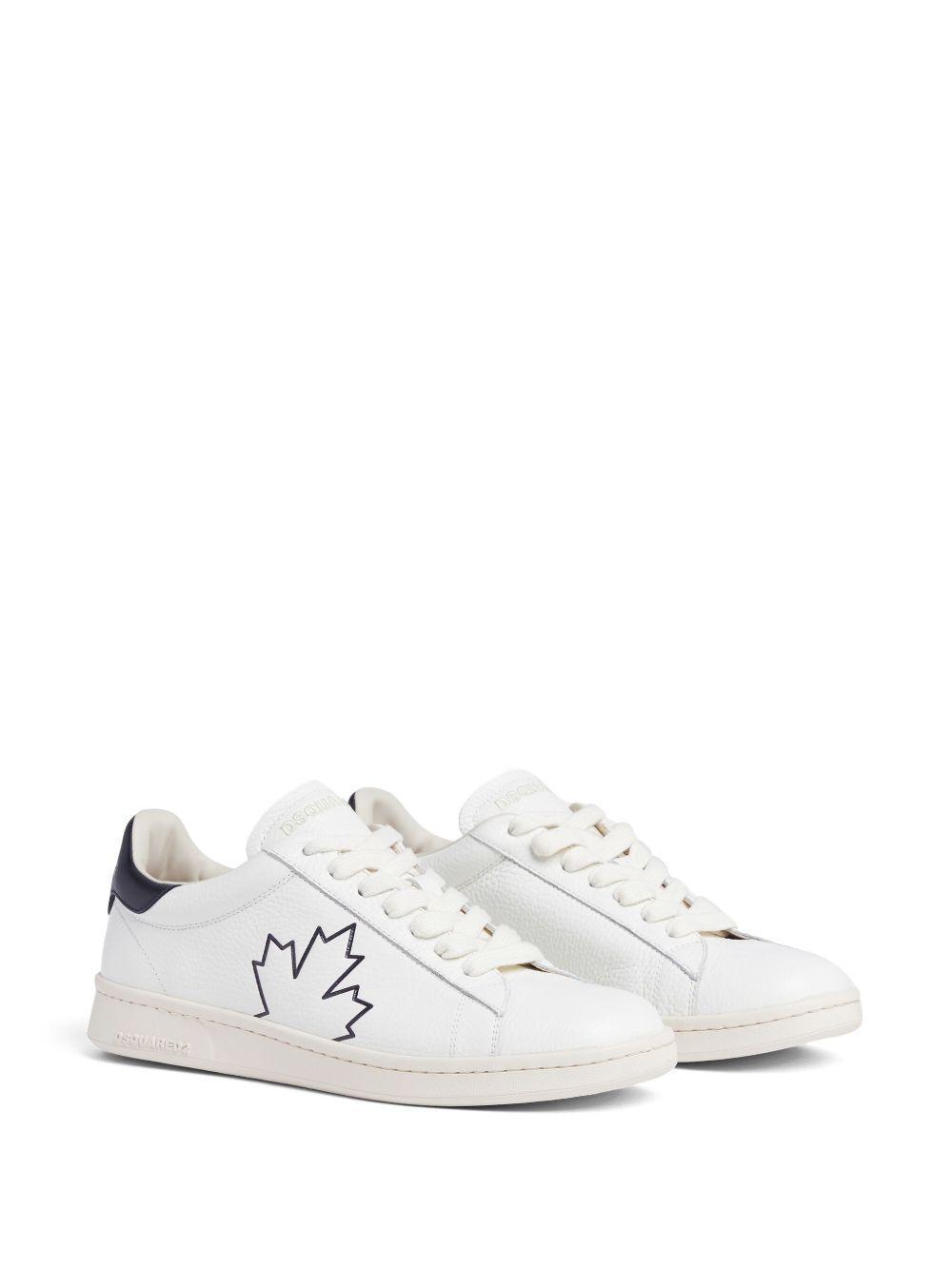 maple leaf-detail sneakers Product Image
