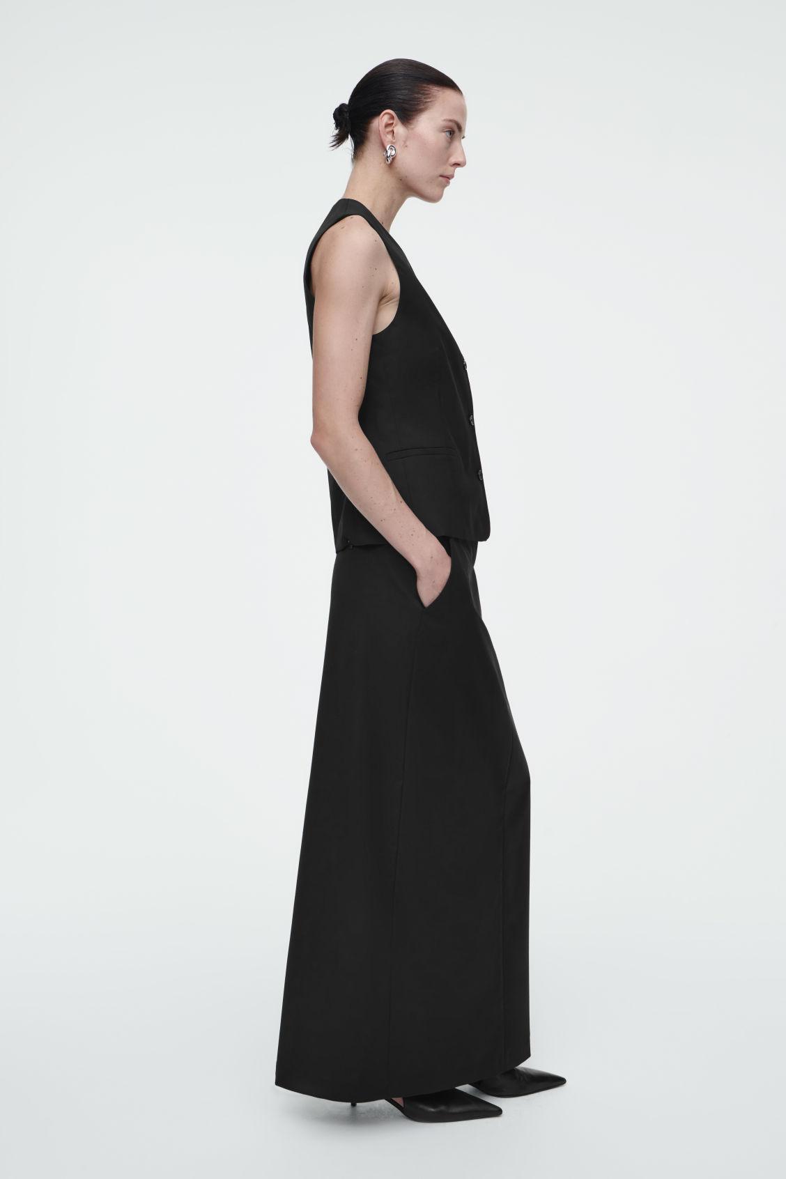 TAILORED WOOL VEST Product Image