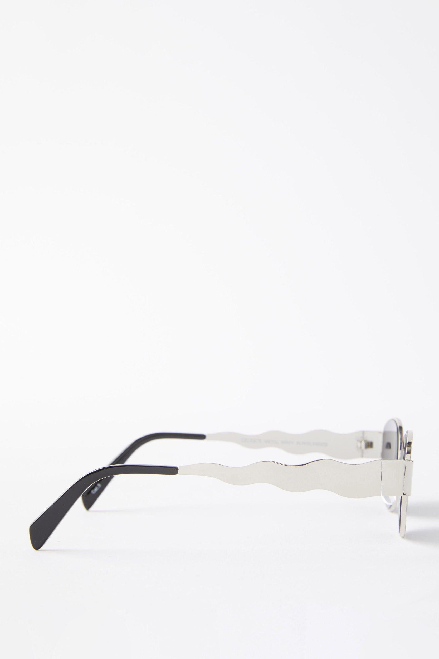 Celeste Metal Wavy Sunglasses Product Image