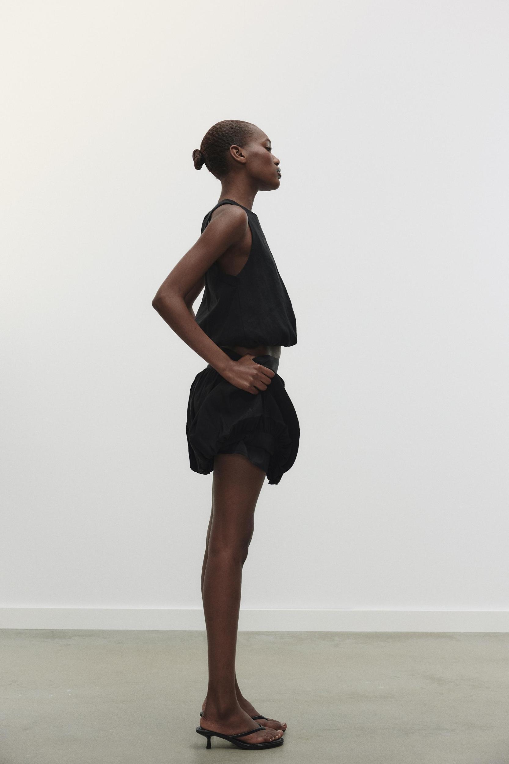 PLEATED SKORT Product Image