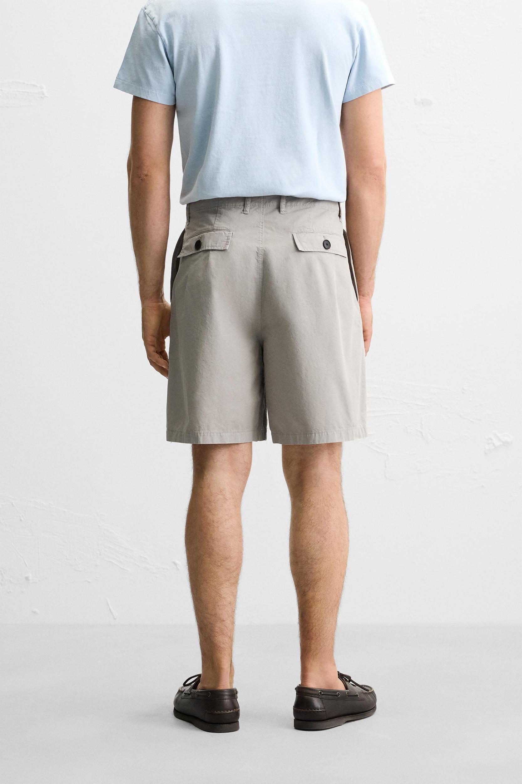 RELAXED FIT CRINKLED SHORTS Product Image