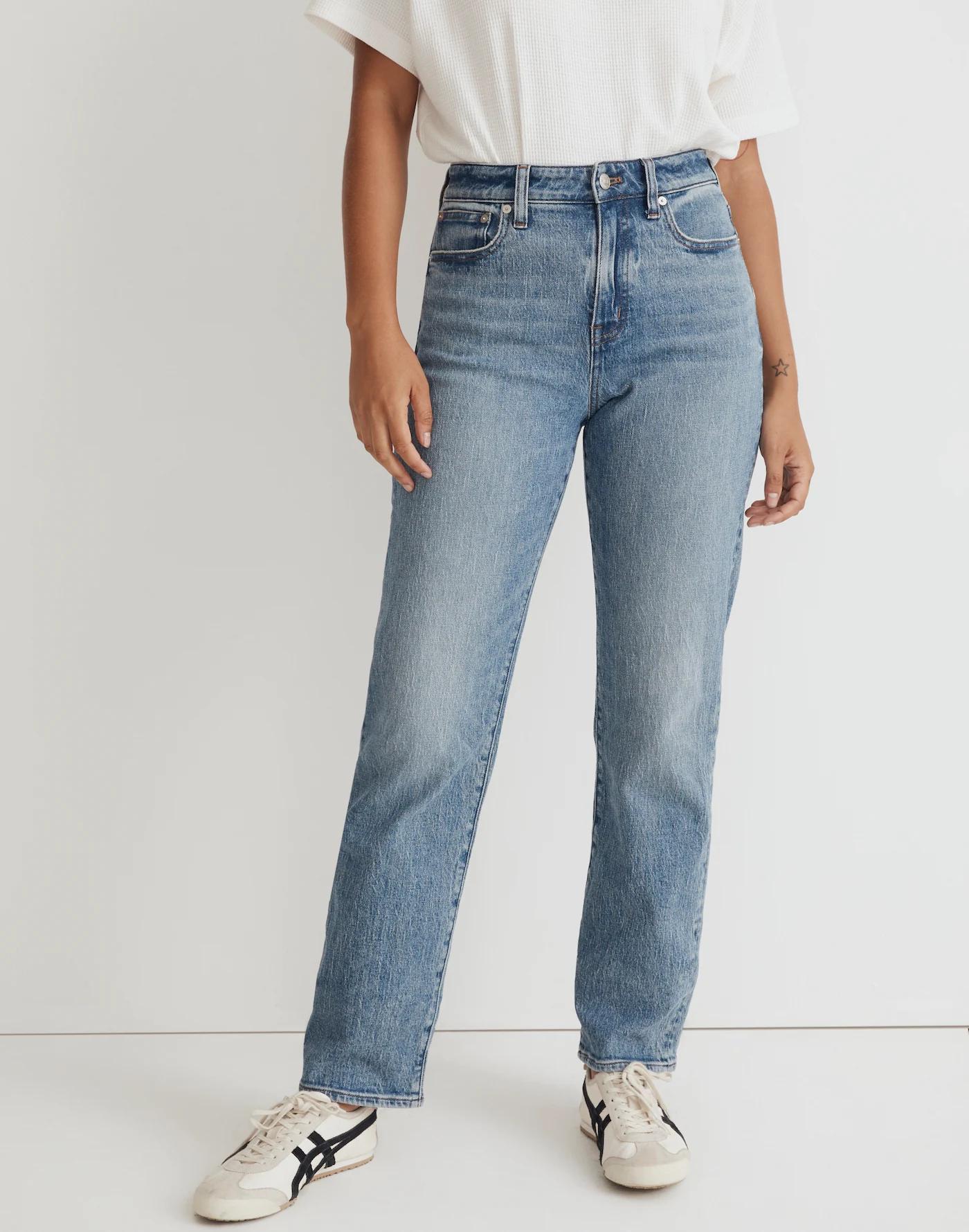 The Curvy '90s Straight Jean Product Image