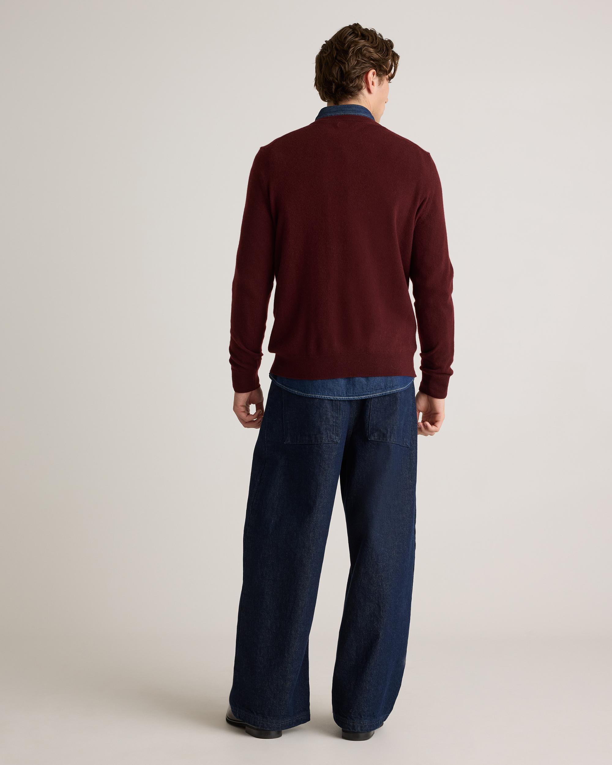 Quince | Men's Mongolian Cashmere V-Neck Sweater Size XL Product Image