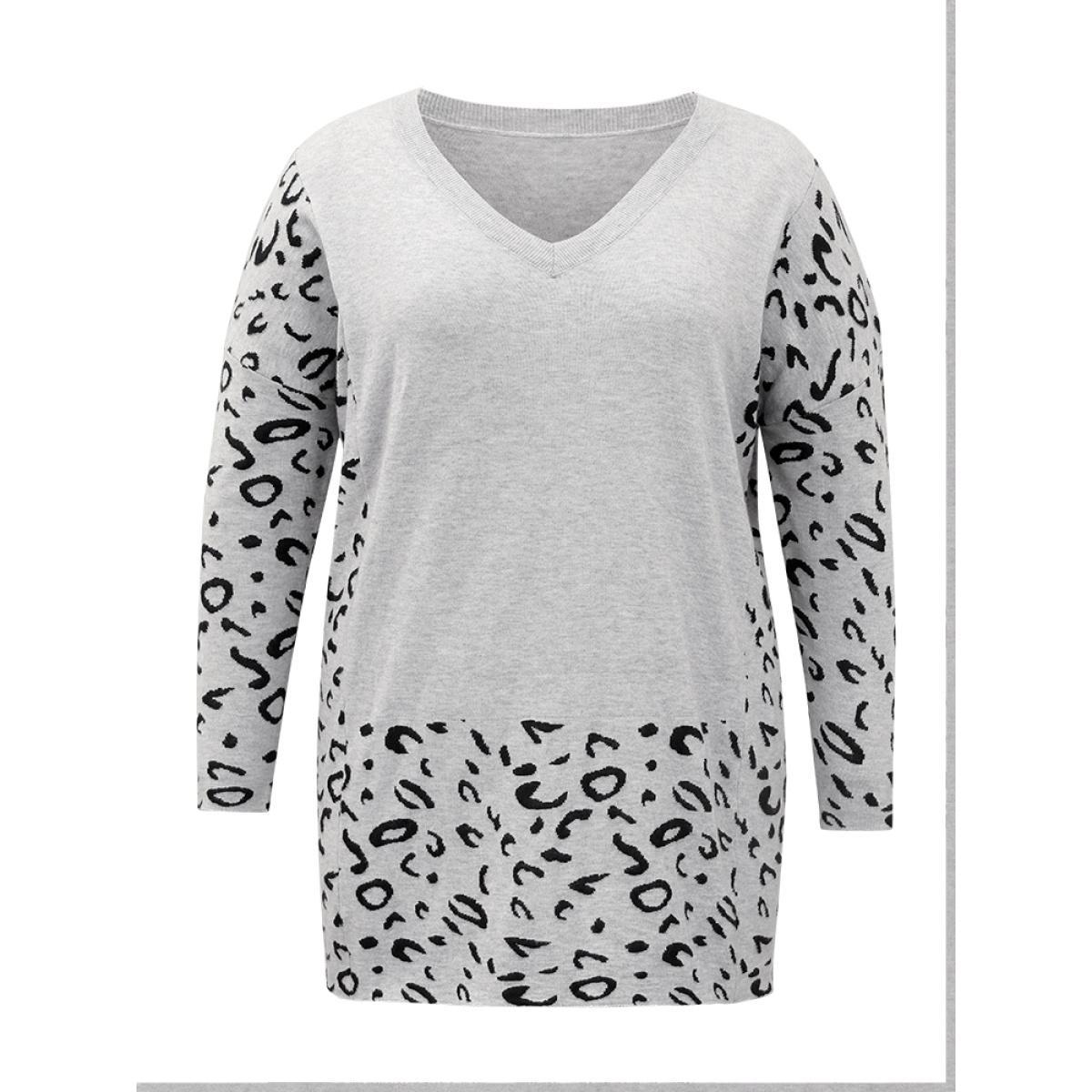 Plus Size Patchwork Leopard Print V Neck Pullover LightGray Women Casual Loose Long Sleeve V-neck Dailywear Pullovers BloomChic 30/6X Product Image