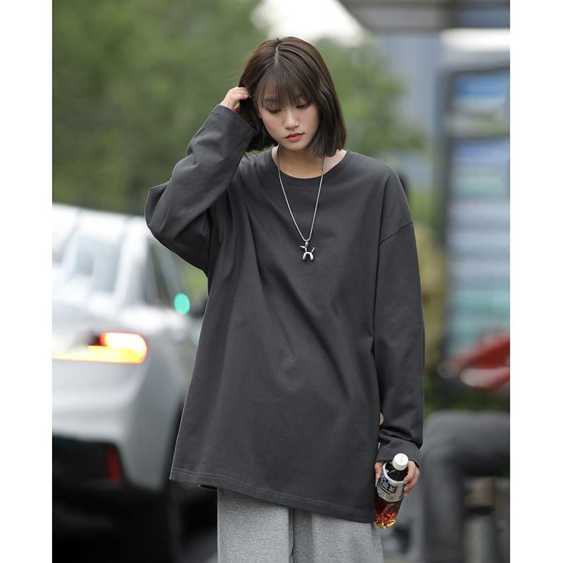Long-Sleeve Crew Neck Plain T-Shirt Product Image