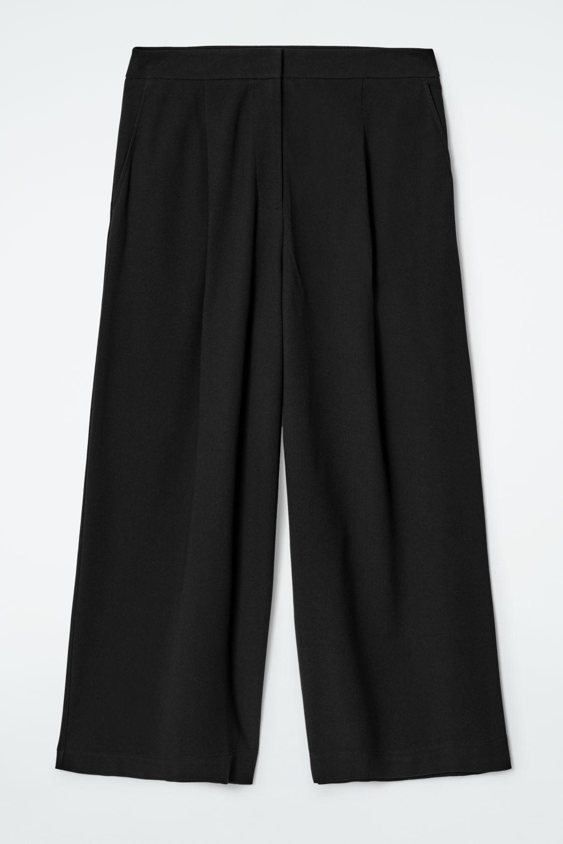 FABIANA FILIPPI Pressed-crease Knee-length Shorts In Gray Product Image