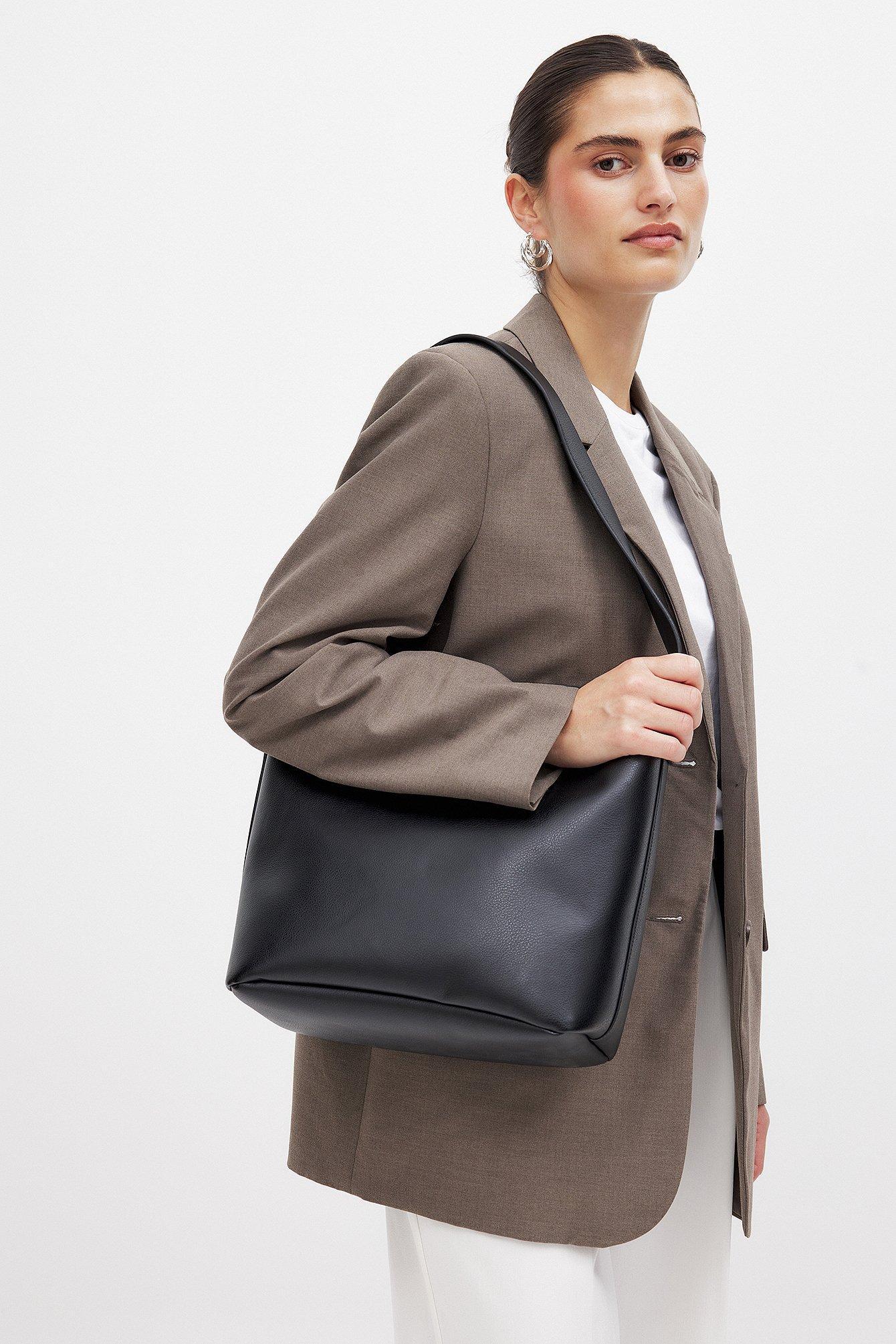 Buckle Totebag Product Image