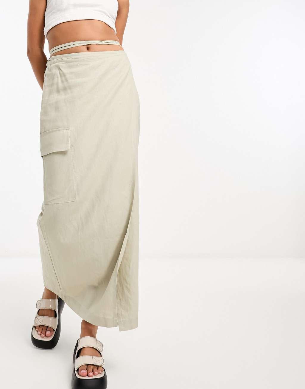 Weekday Fold linen blend cargo midi skirt Product Image