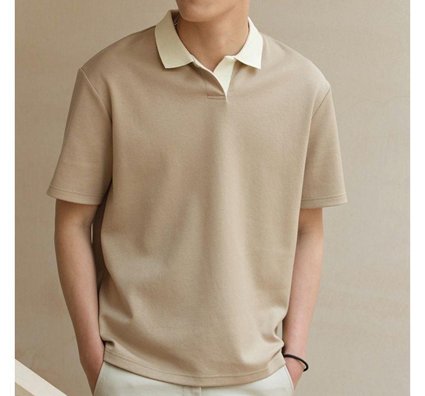 Short-Sleeve Collar Plain Contrast Trim T-Shirt Product Image