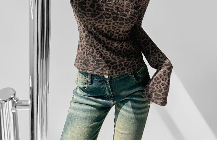 Long-Sleeve Off-Shoulder Leopard Ribbed Knit Top Product Image