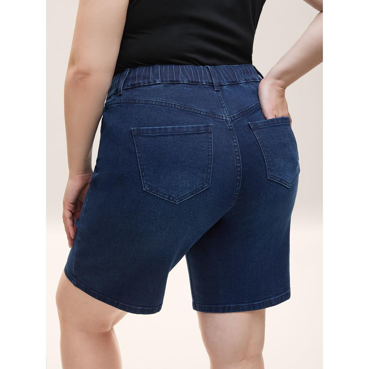 Plus Size Stretchy Waist Tie Straight-Leg Denim Shorts Women Denimindigo No stretch Everyday-Casual Slanted pocket Denim Shorts BloomChic 26/4X Product Image