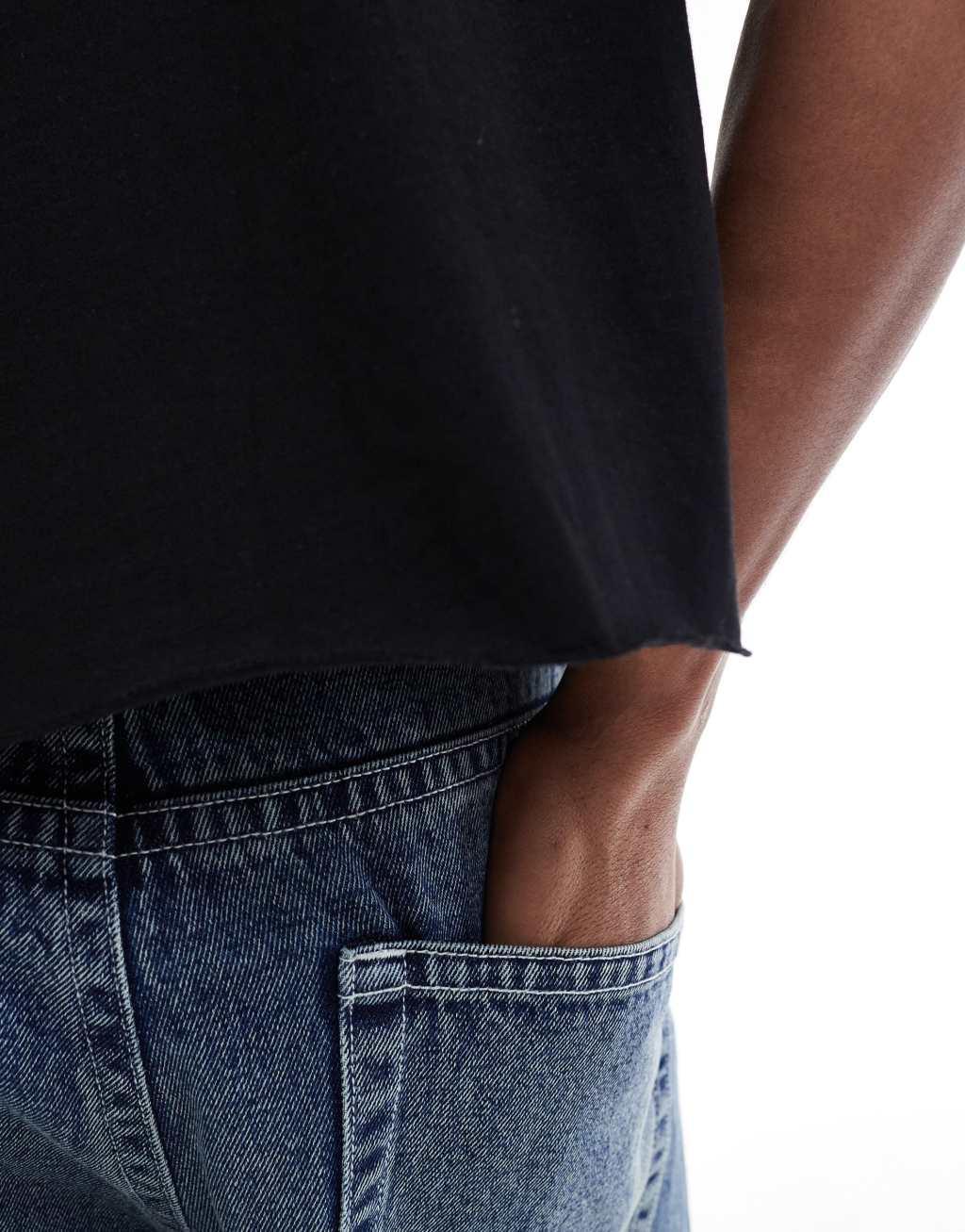 Bershka boxy t-shirt in black Product Image
