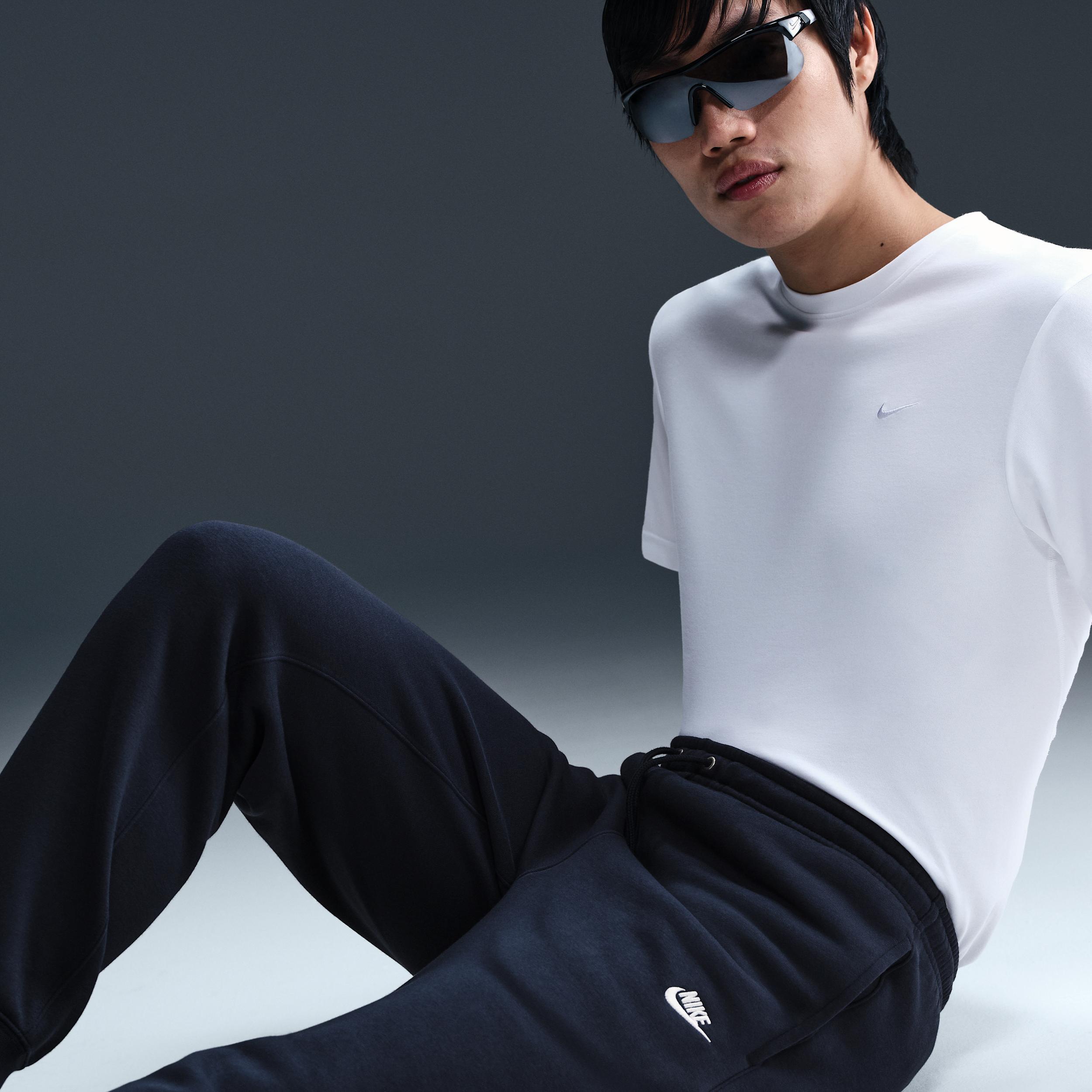 Nike Men's Club Jogger Pants Product Image