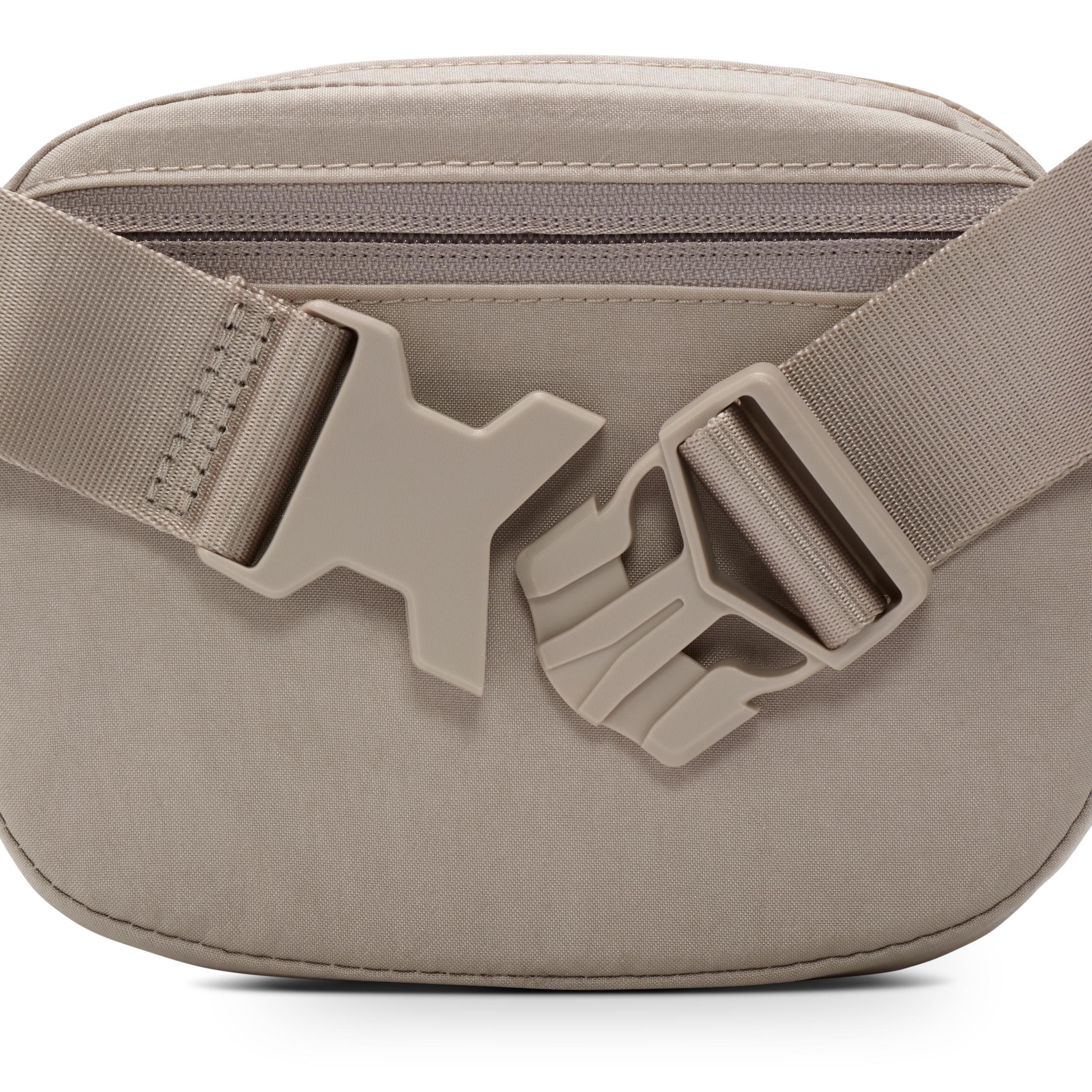 Nike Aura Crossbody Bag (2L) Product Image